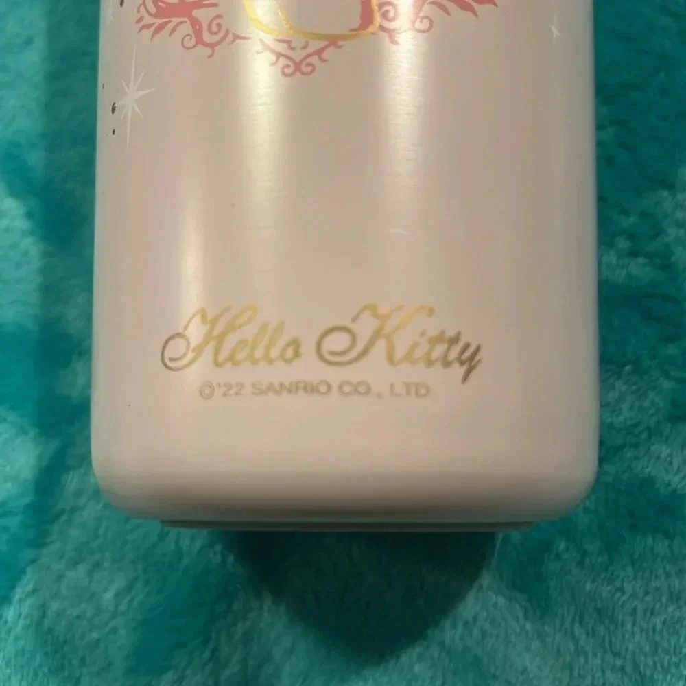 Sanrio Hello Kitty 16 oz tumbler with straw and straw cap. Brand new in box - Picture 3 of 6